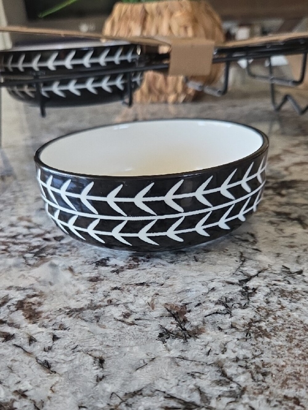 Ceramic Pet Bowls with Black and White Leaf Pattern - Picture 4 of 8